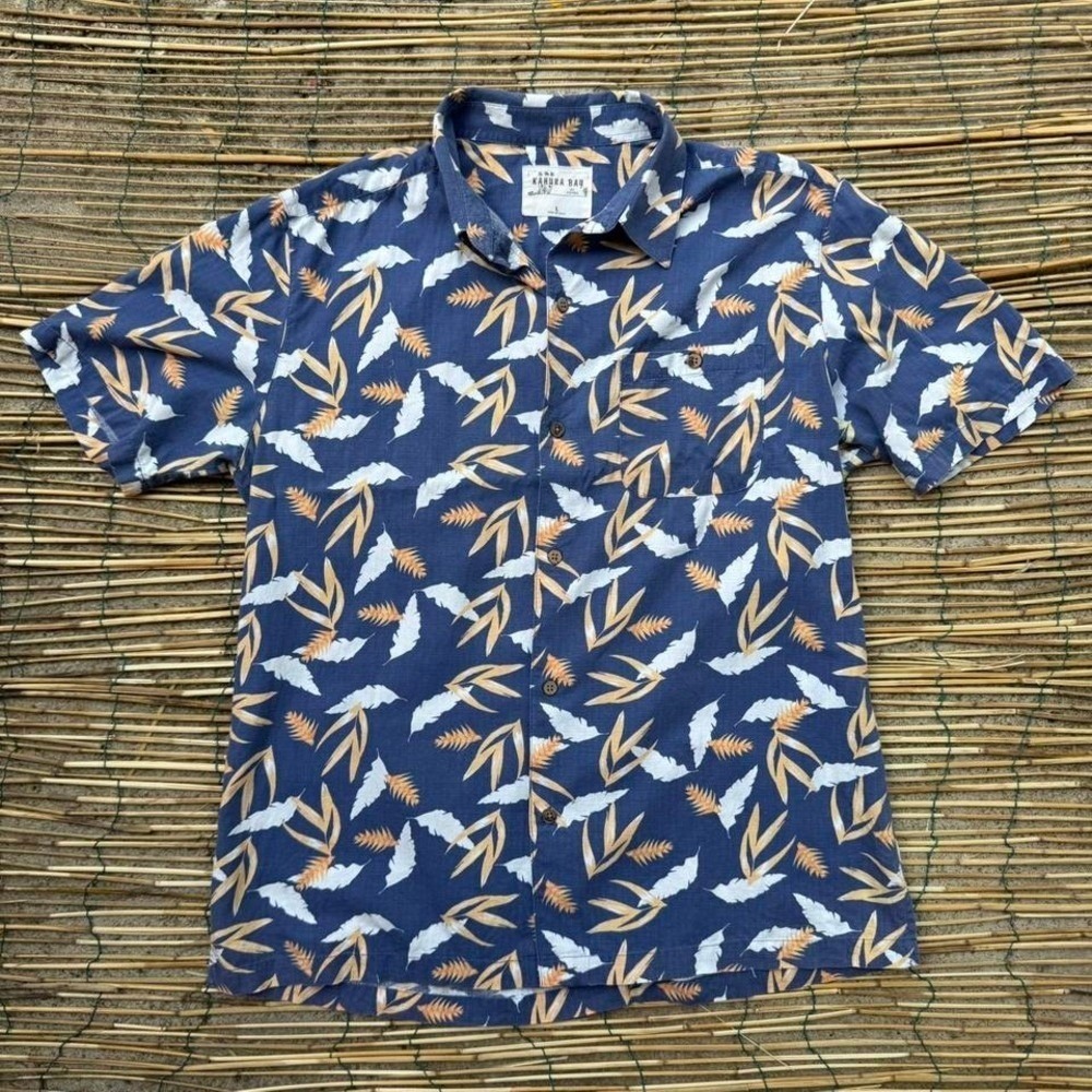 Short Sleeve Shirt Mens Size Large Navy Leaf Print Travel Summer Tropical Resort